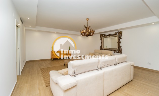 Resale - Villa - San Miguel de Salinas - Las Communicaciones