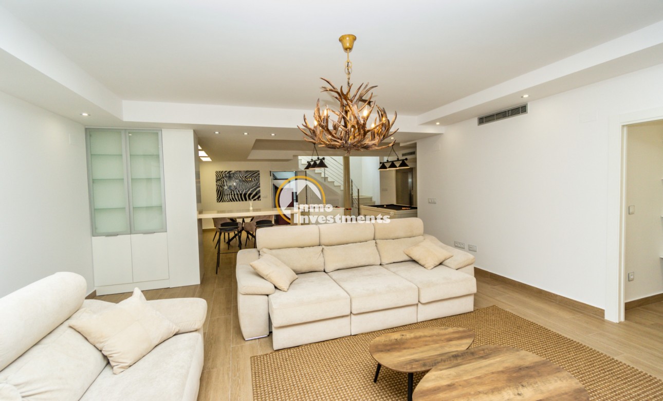 Resale - Villa - San Miguel de Salinas - Las Communicaciones