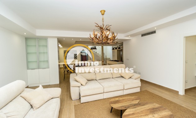 Resale - Villa - San Miguel de Salinas - Las Communicaciones