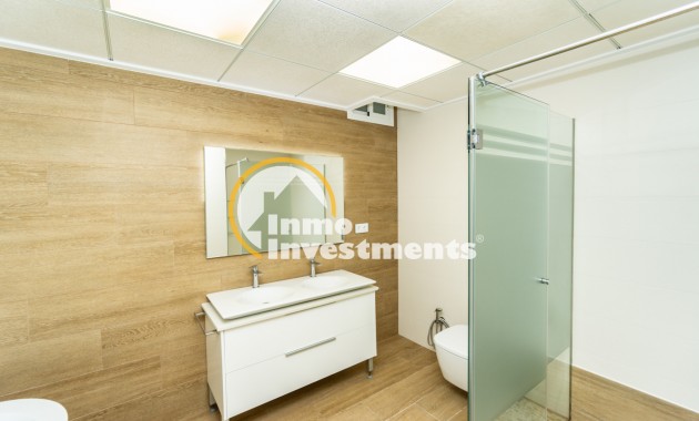 Resale - Villa - San Miguel de Salinas - Las Communicaciones