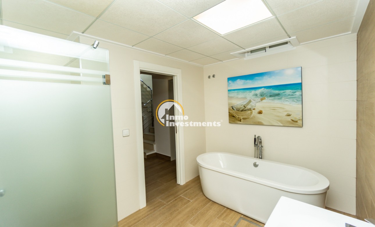 Resale - Villa - San Miguel de Salinas - Las Communicaciones