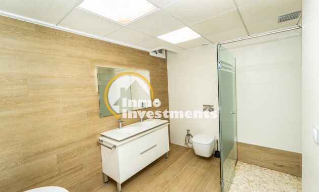 Resale - Villa - San Miguel de Salinas - Las Communicaciones