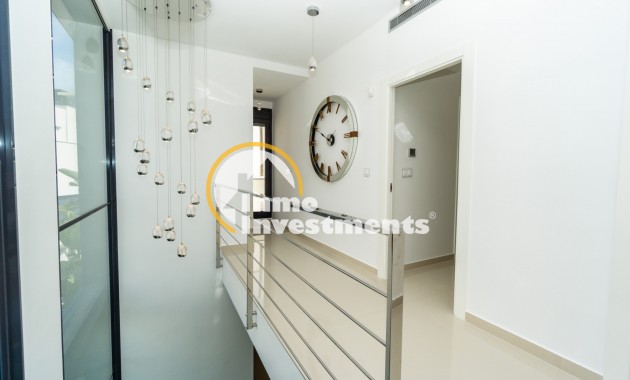 Resale - Villa - San Miguel de Salinas - Las Communicaciones