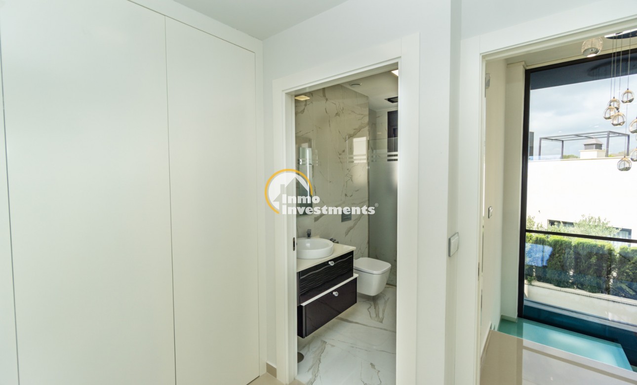 Resale - Villa - San Miguel de Salinas - Las Communicaciones