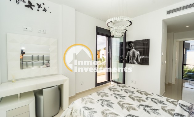 Resale - Villa - San Miguel de Salinas - Las Communicaciones