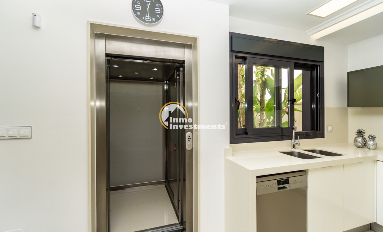 Resale - Villa - San Miguel de Salinas - Las Communicaciones