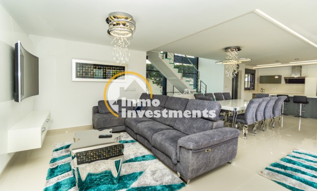 Resale - Villa - San Miguel de Salinas - Las Communicaciones