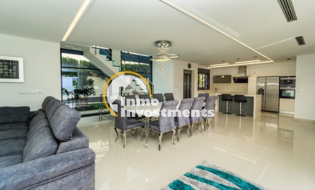 Resale - Villa - San Miguel de Salinas - Las Communicaciones