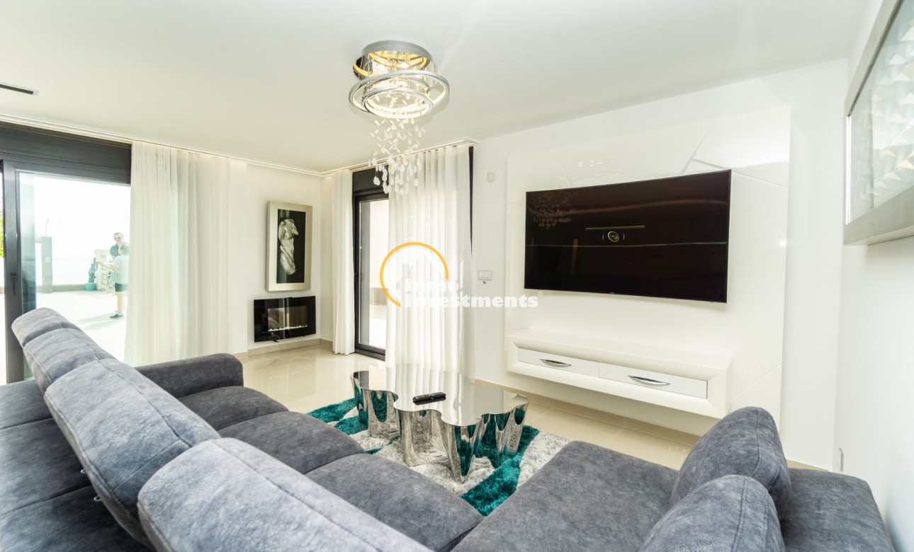 Resale - Villa - San Miguel de Salinas - Las Communicaciones