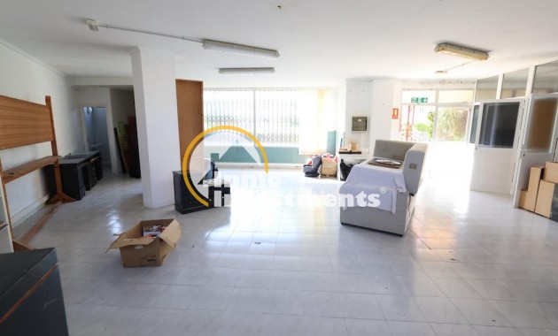 Resale - Commercial - Orihuela Costa - La Zenia