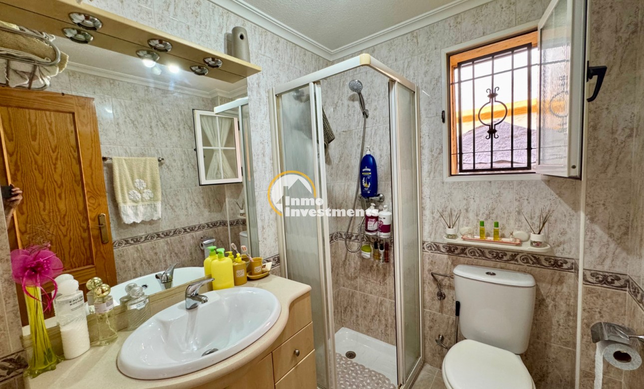 Resale - Town house - Torrevieja