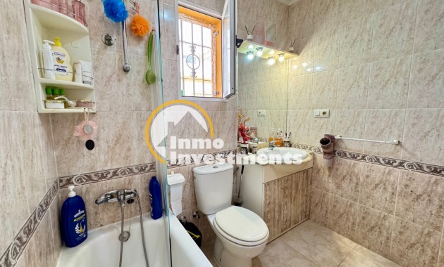 Resale - Town house - Torrevieja