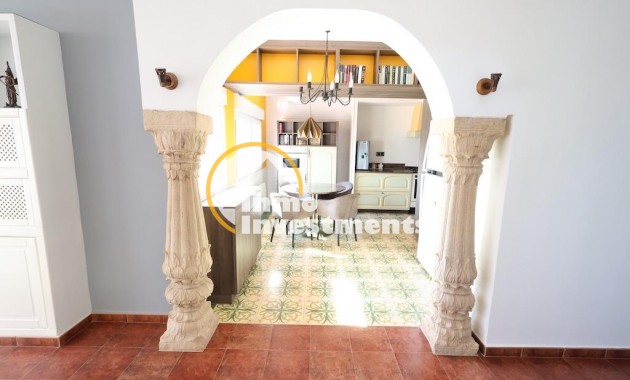 Resale - Villa - Villamartin - Plaza