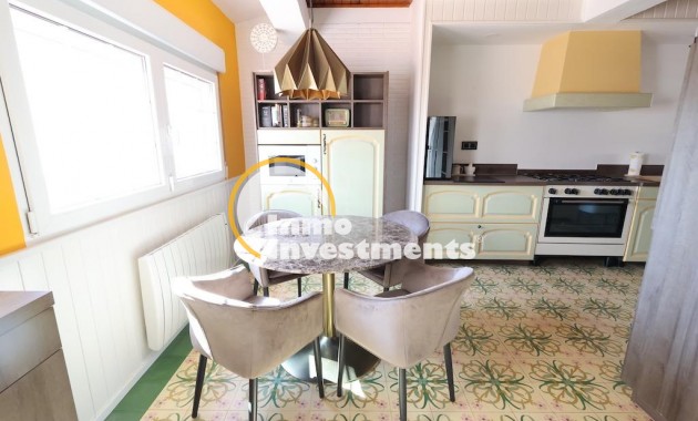 Resale - Villa - Villamartin - Plaza