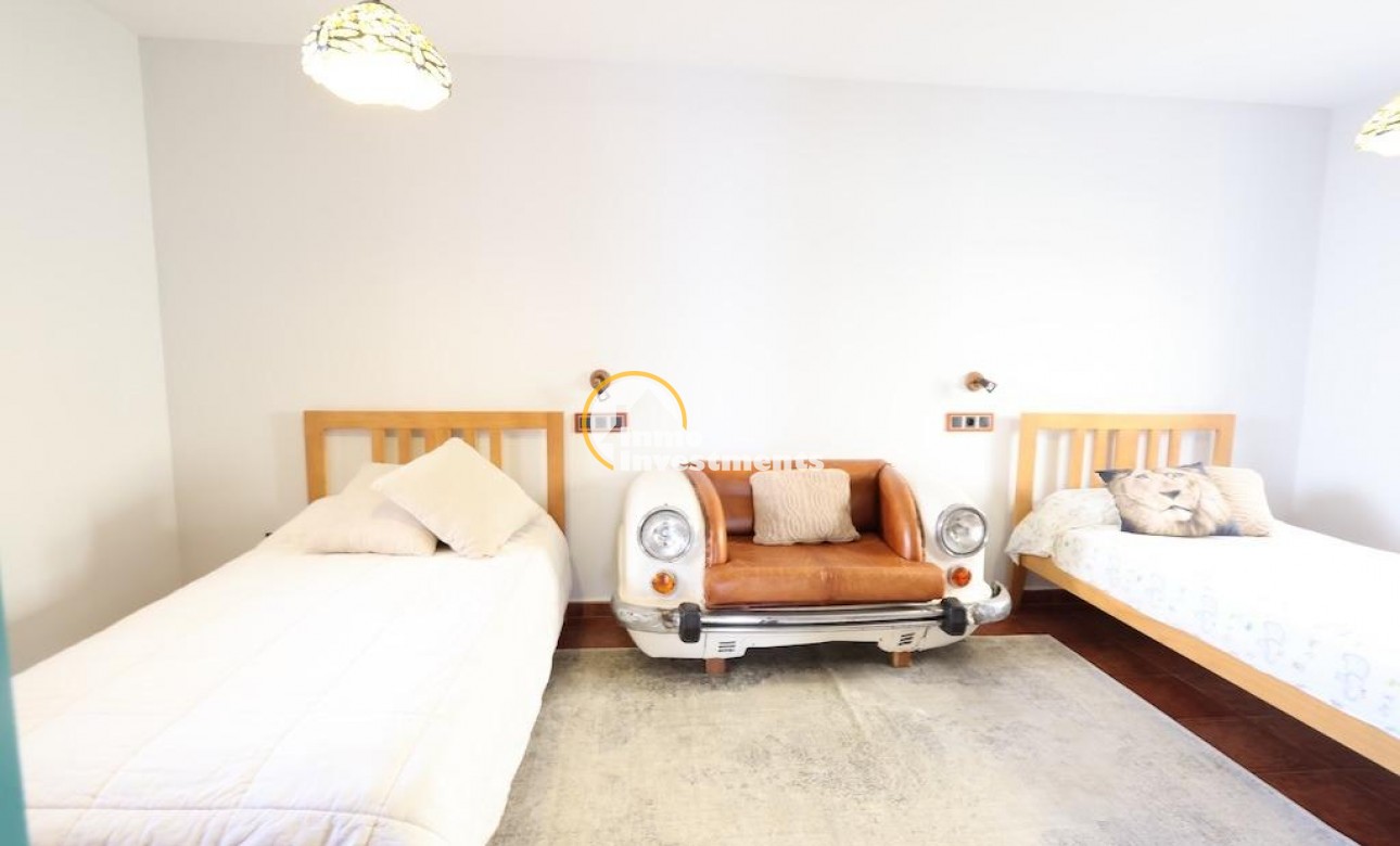 Resale - Villa - Villamartin - Plaza