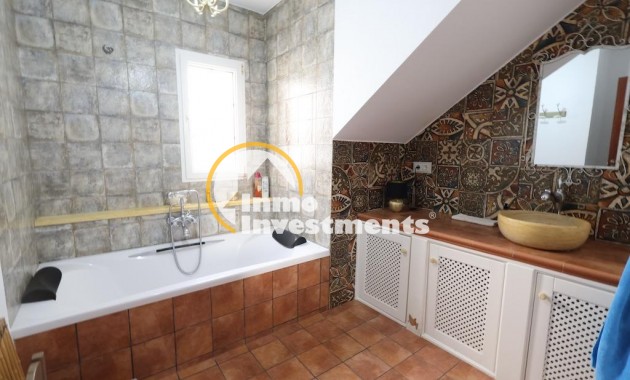 Resale - Villa - Villamartin - Plaza