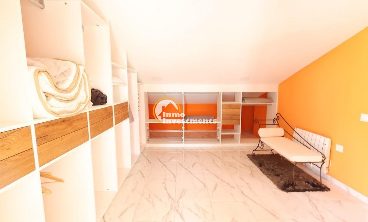 Resale - Villa - Villamartin - Plaza