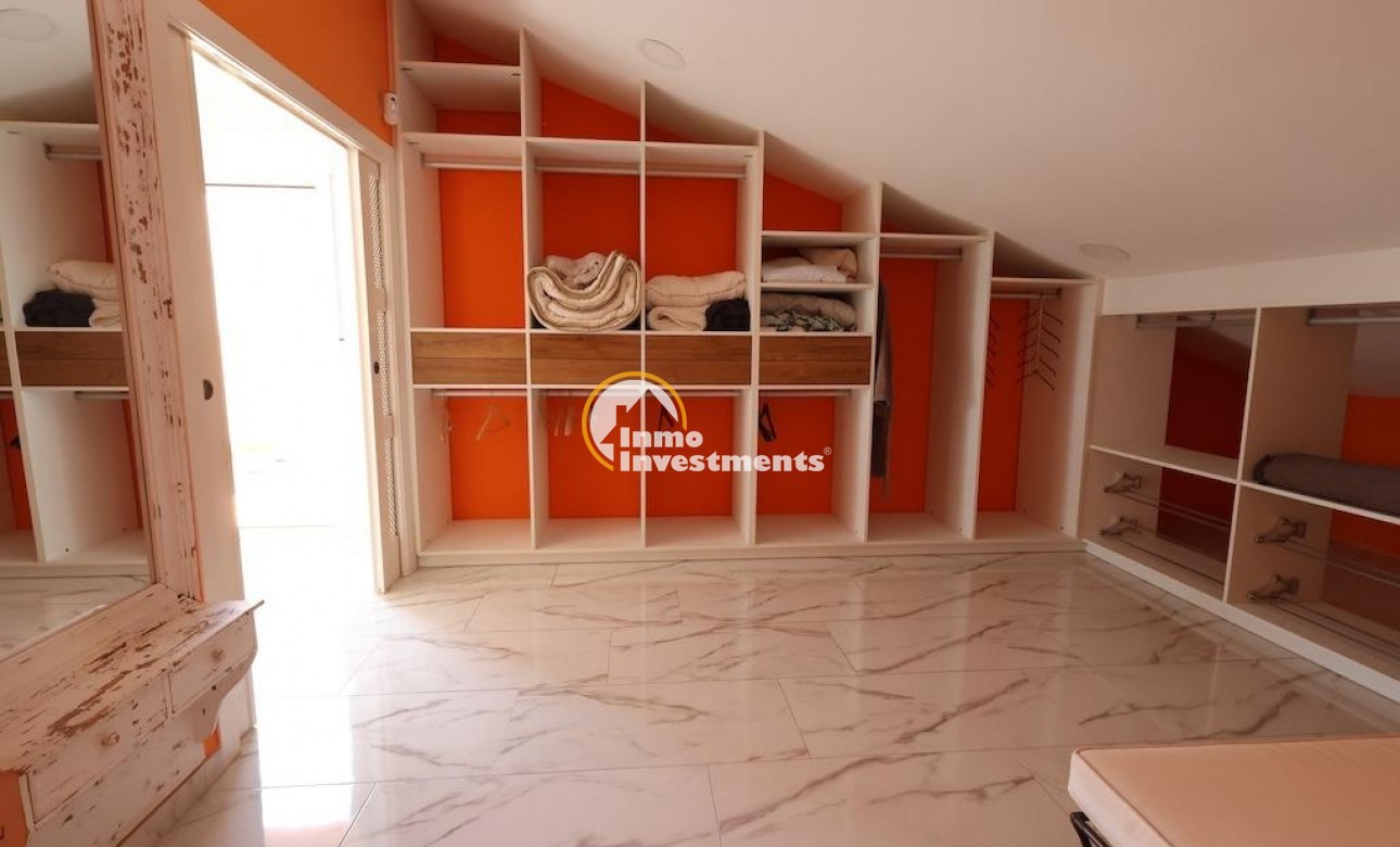 Resale - Villa - Villamartin - Plaza