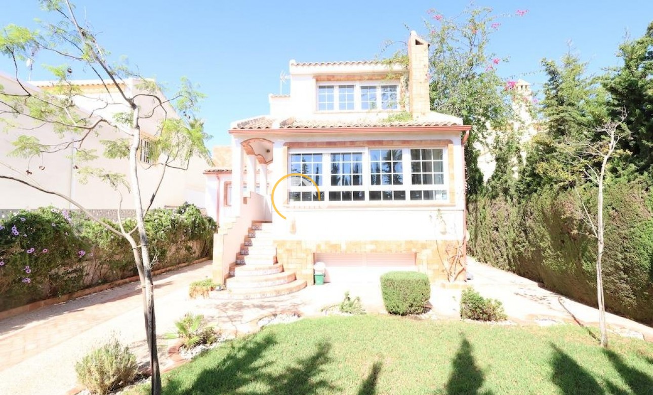 Resale - Villa - Villamartin - Plaza