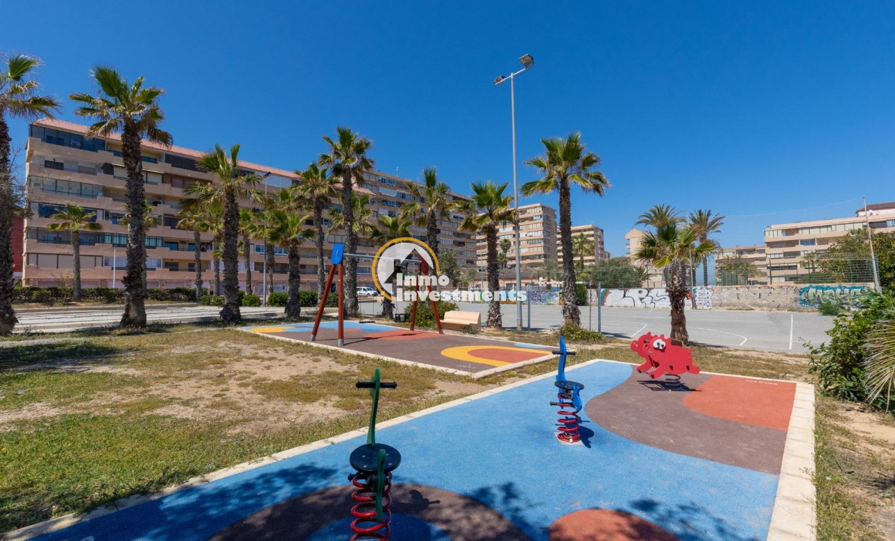 Resale - Apartment - Torrevieja - Beach