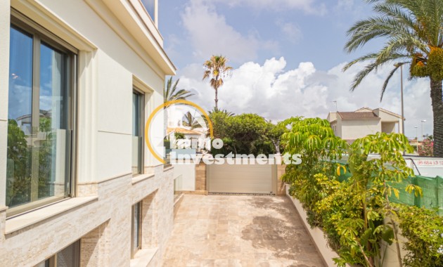 Gebrauchtimmobilien - Villa - La Zenia - Strandseite