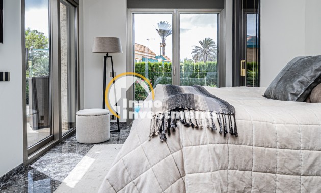 Gebrauchtimmobilien - Villa - La Zenia - Strandseite