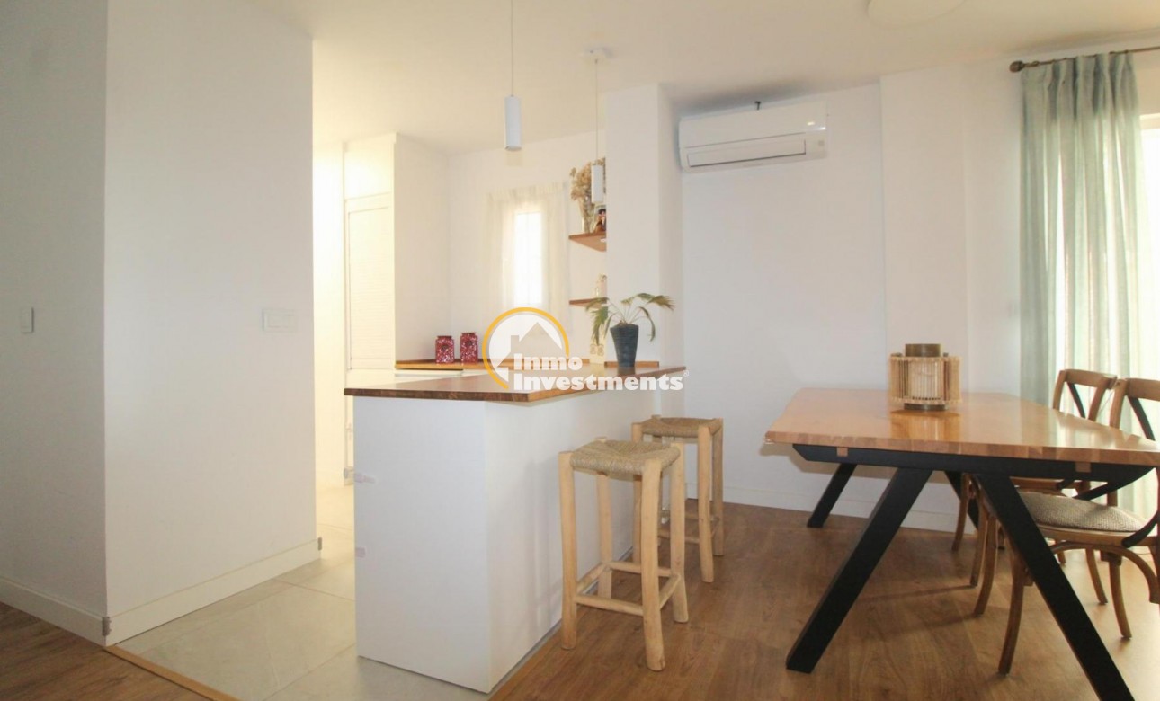 Resale - Apartment - Torrevieja - La Veleta