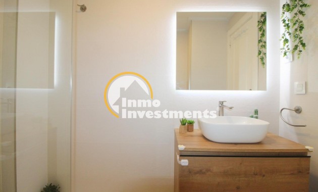 Resale - Apartment - Torrevieja - La Veleta