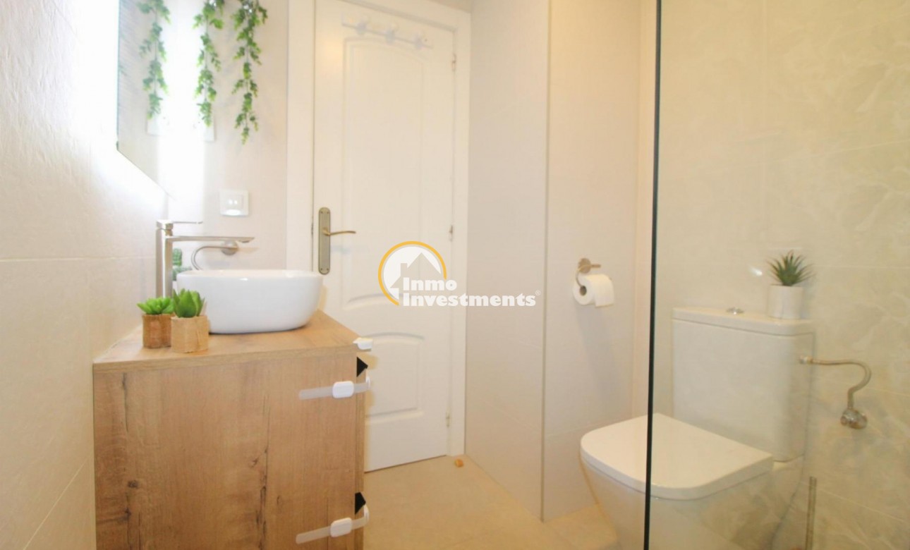 Resale - Apartment - Torrevieja - La Veleta