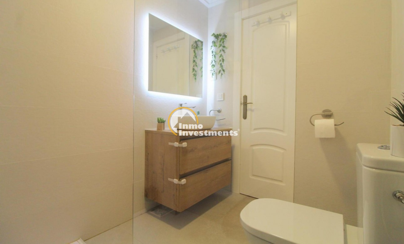 Resale - Apartment - Torrevieja - La Veleta
