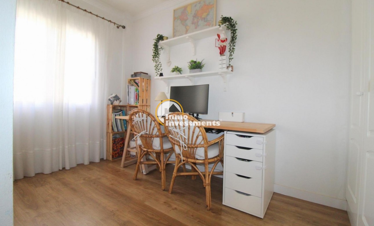 Resale - Apartment - Torrevieja - La Veleta