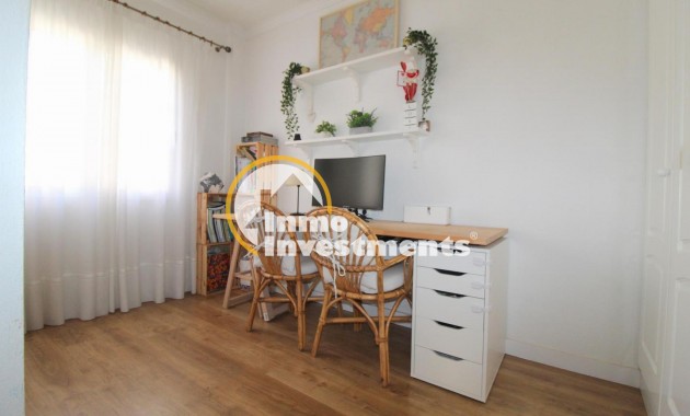 Resale - Apartment - Torrevieja - La Veleta