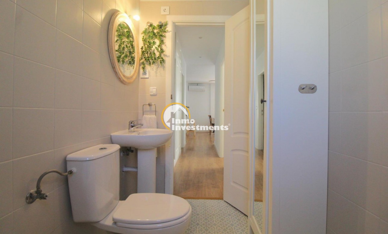 Resale - Apartment - Torrevieja - La Veleta