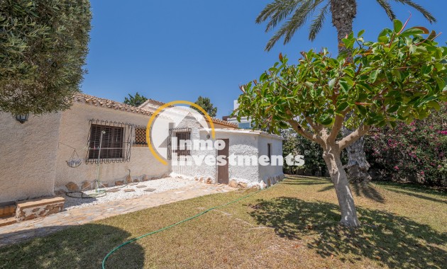 Resale - Villa - Punta Prima - Beachside