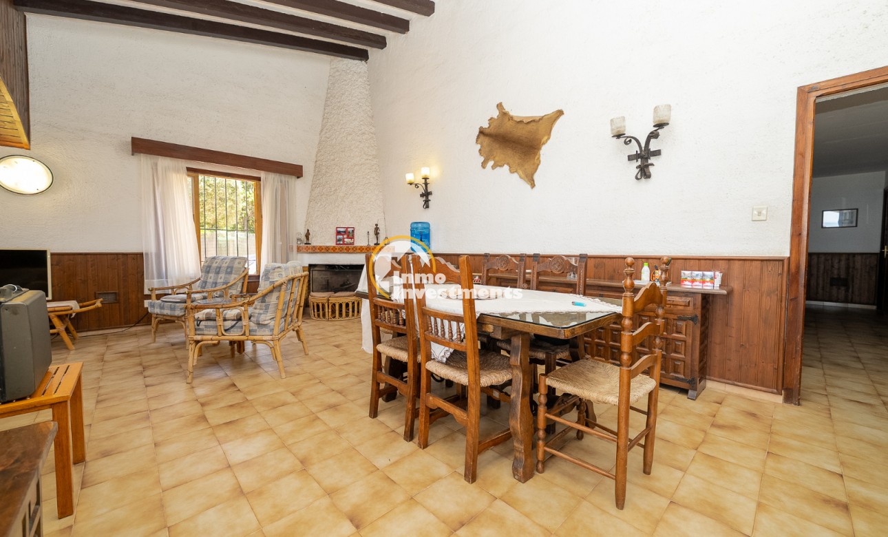 Resale - Villa - Punta Prima - Beachside