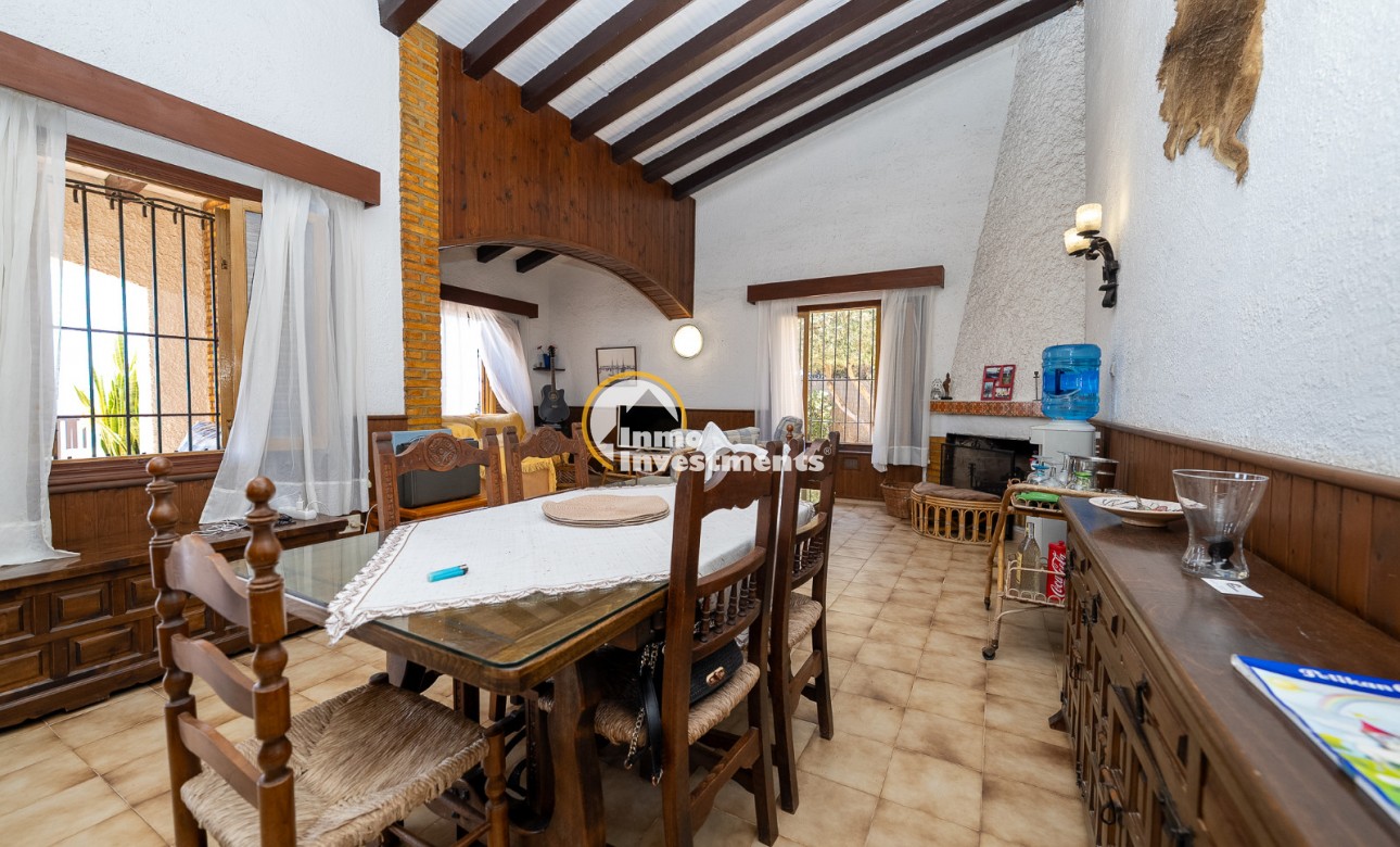 Resale - Villa - Punta Prima - Beachside