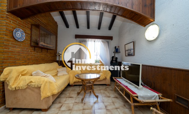 Resale - Villa - Punta Prima - Beachside