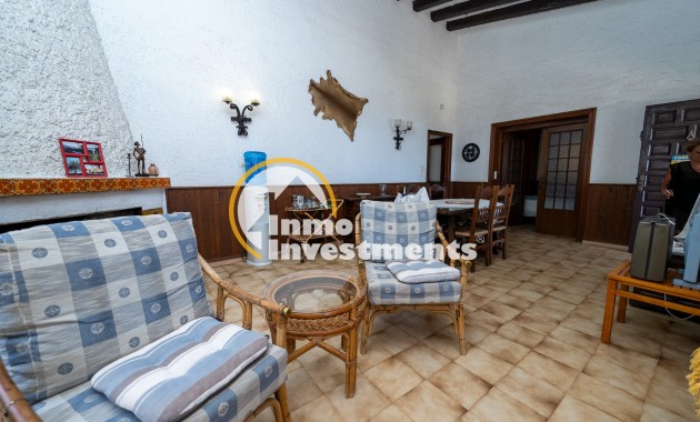 Resale - Villa - Punta Prima - Beachside