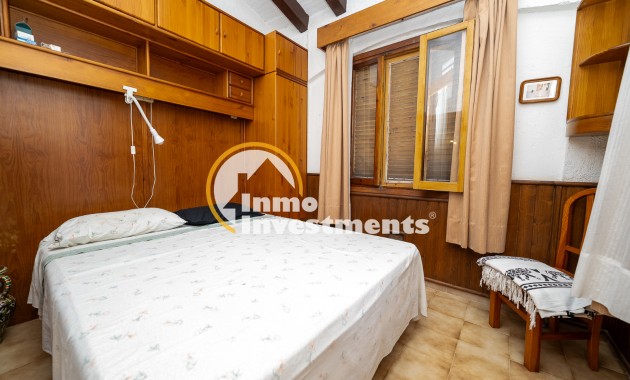 Resale - Villa - Punta Prima - Beachside