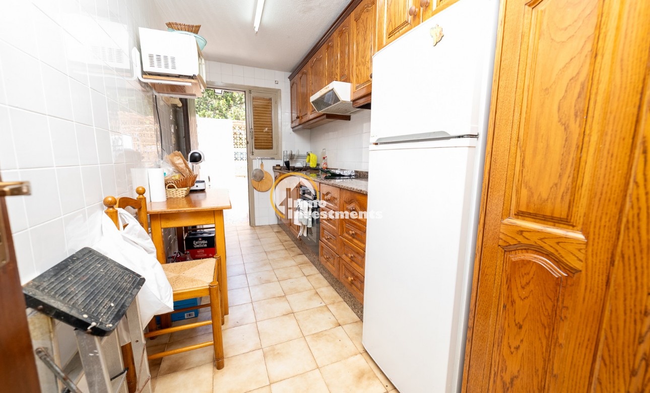 Resale - Villa - Punta Prima - Beachside