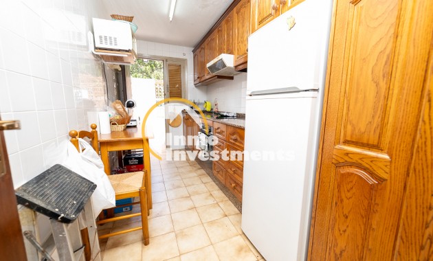 Resale - Villa - Punta Prima - Beachside