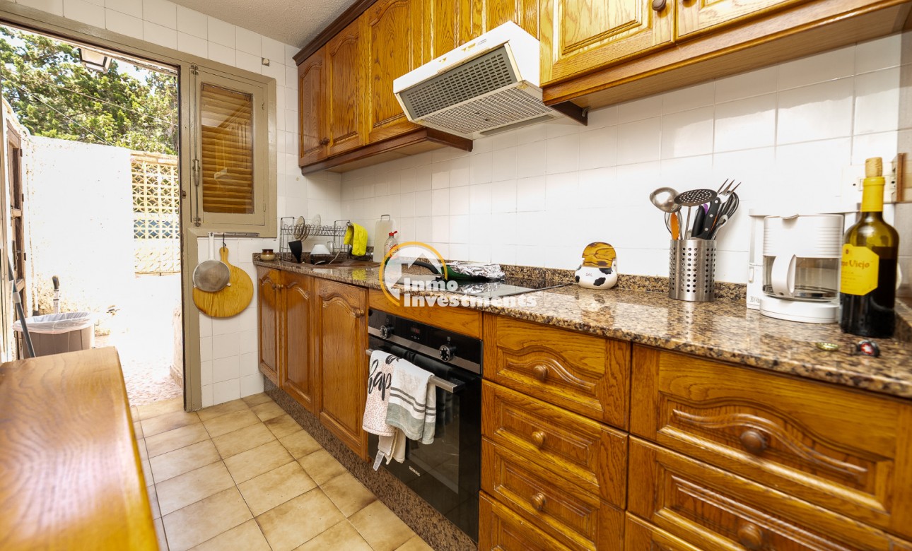 Resale - Villa - Punta Prima - Beachside