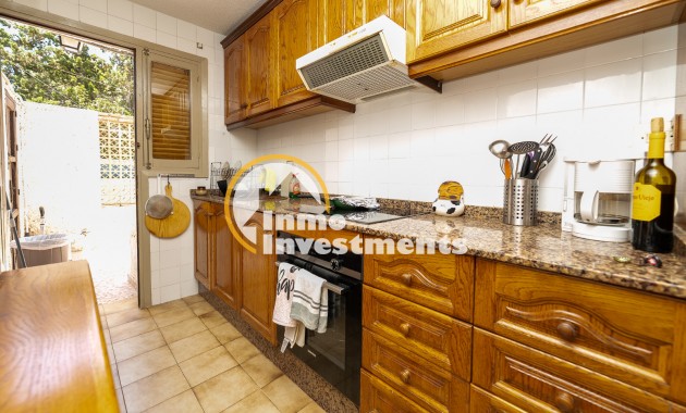 Resale - Villa - Punta Prima - Beachside