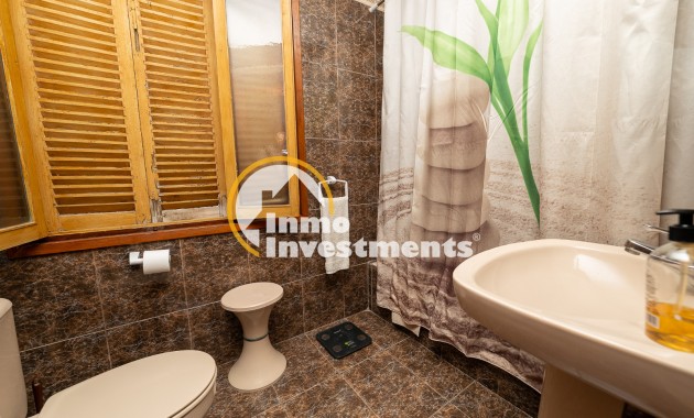 Resale - Villa - Punta Prima - Beachside