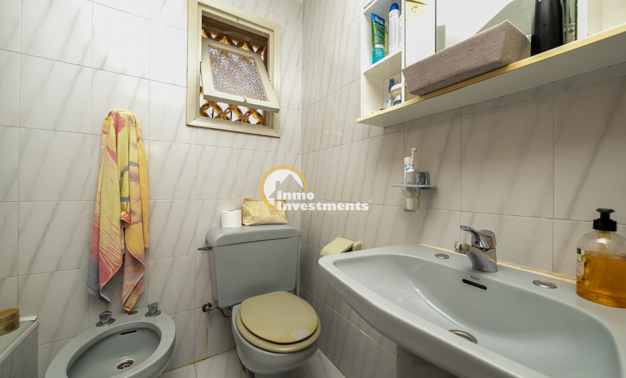 Resale - Villa - Punta Prima - Beachside