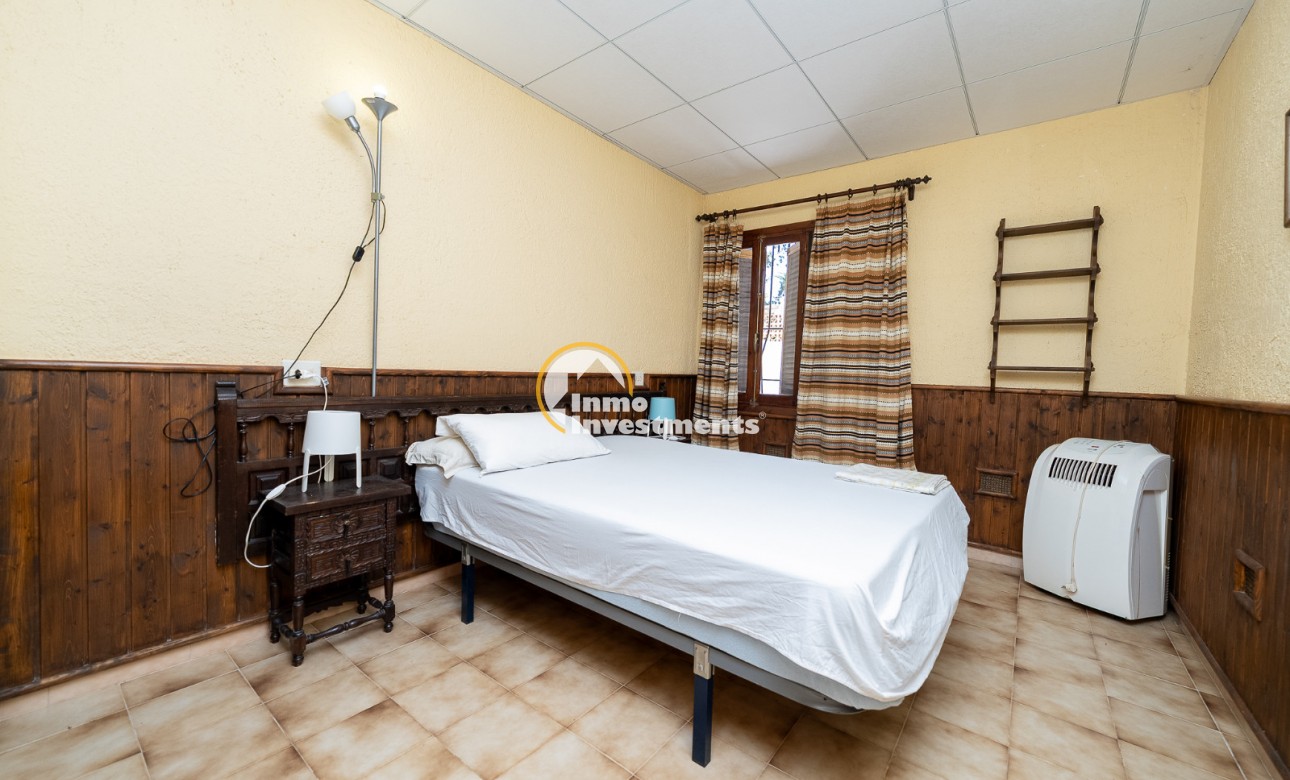 Resale - Villa - Punta Prima - Beachside