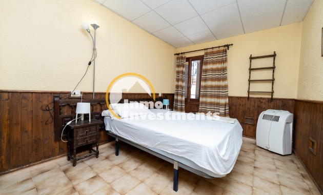 Resale - Villa - Punta Prima - Beachside