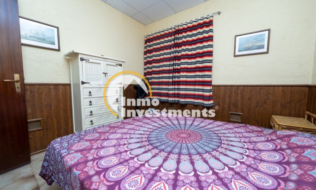 Resale - Villa - Punta Prima - Beachside