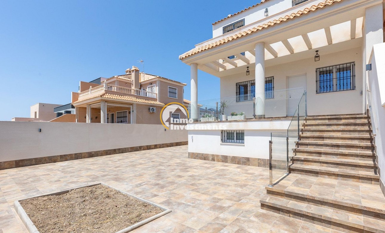Bestaande bouw - Villa - Torrevieja - Aguas Nuevas