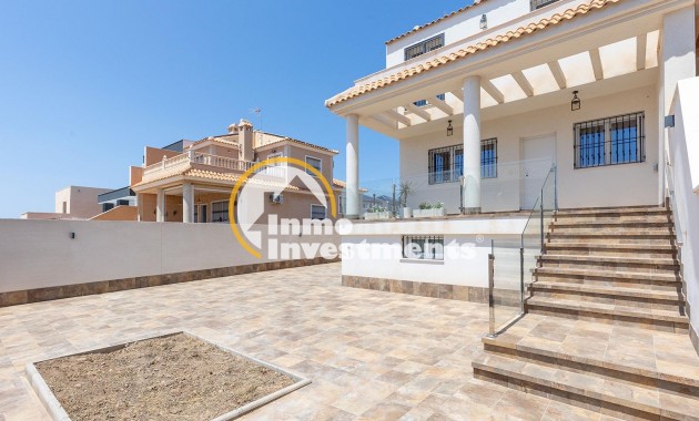 Bestaande bouw - Villa - Torrevieja - Aguas Nuevas